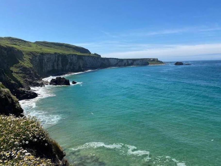 Mcconaghys Glenside Farmhouse Whitepark Bay Ballintoy Bagian luar foto